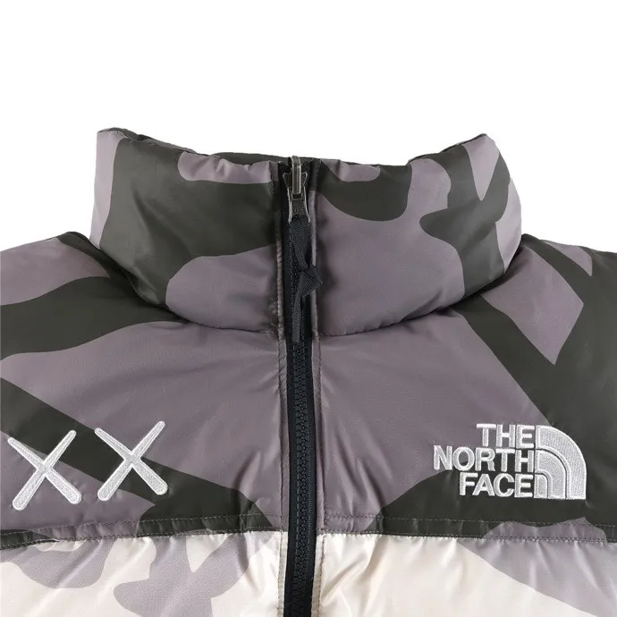 NFC TNF✖️KAWS 𝟏𝟗𝟗𝟔 ， ！ KAWS ❗️ ‼️ ， KAWS ， 、 ， ， ， 、 ， ！ ， ， ‼️ 1⃣️ 700D ，85% ， 253g， 800/900 ， TNF 2⃣️gotex ， ！ ， ， ！！！ 3⃣️ 1996 、 ， ， ， ！ ！ ， ！！ 4⃣️ 🉑️ ， ， ， SIZE:S-XXL